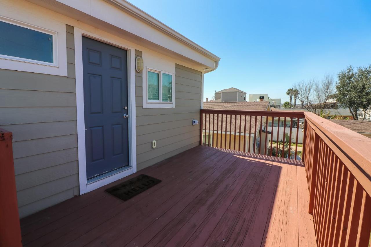 Perfect Location Spacious Yard Coffee Bar At This Lovely Beach Home Galveston Exterior photo