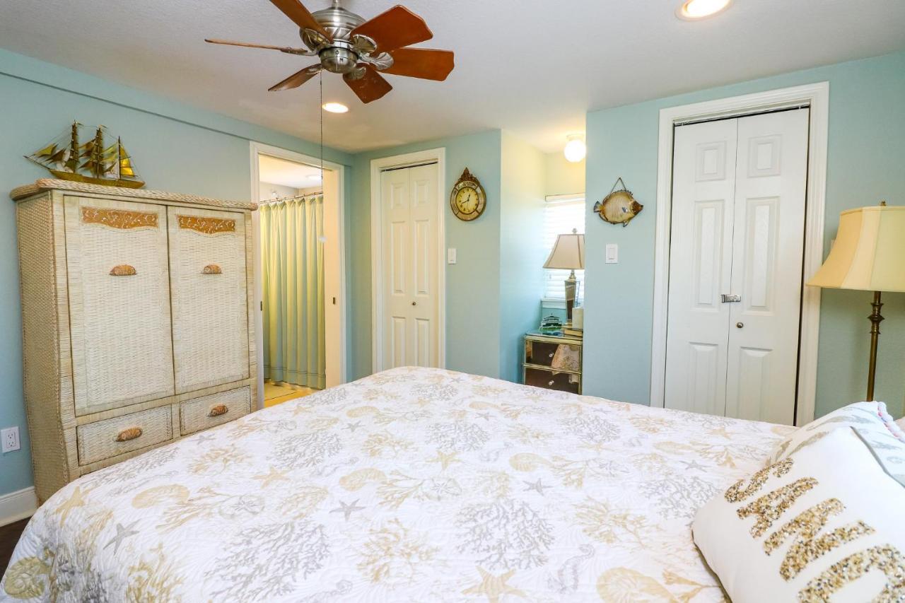 Perfect Location Spacious Yard Coffee Bar At This Lovely Beach Home Galveston Exterior photo